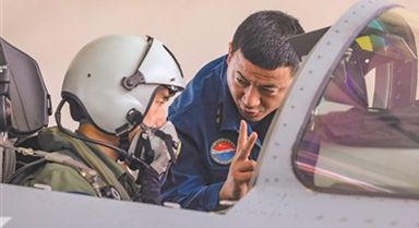 空军某旅开展飞行训练