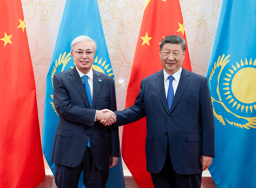 习近平会见哈萨克斯坦总统托卡耶夫
