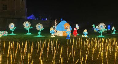 比利时里克桑萨尔蓝精灵光影花园开幕