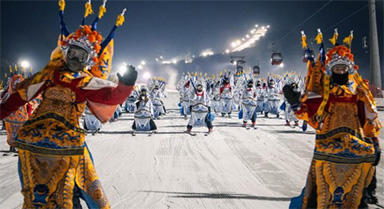 滑雪场陆续开板 冰雪经济持续升温