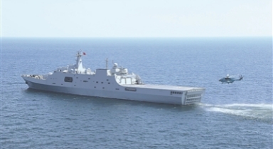 海军某支队开展海上训练