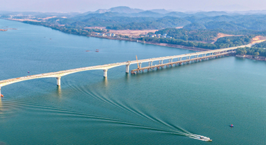 江西峡江:赣江仁和大桥建设忙