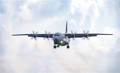 海军航空兵某部开展飞行训练