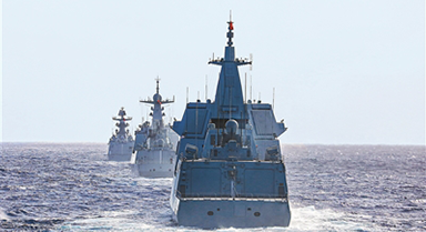 海军某支队开展海上训练