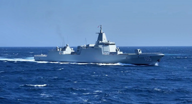 南部战区多艘主战舰艇编队训练