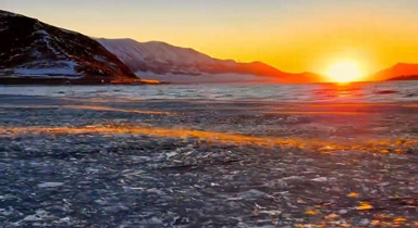 赛里木湖冰推遇落日好壮观