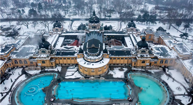 布达佩斯：雪后温泉
