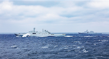 海军某支队开展海上多科目训练