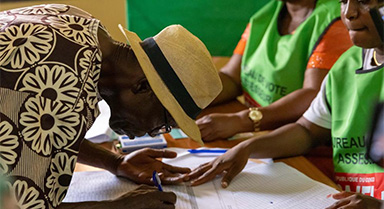 刚果(布)举行总统选举