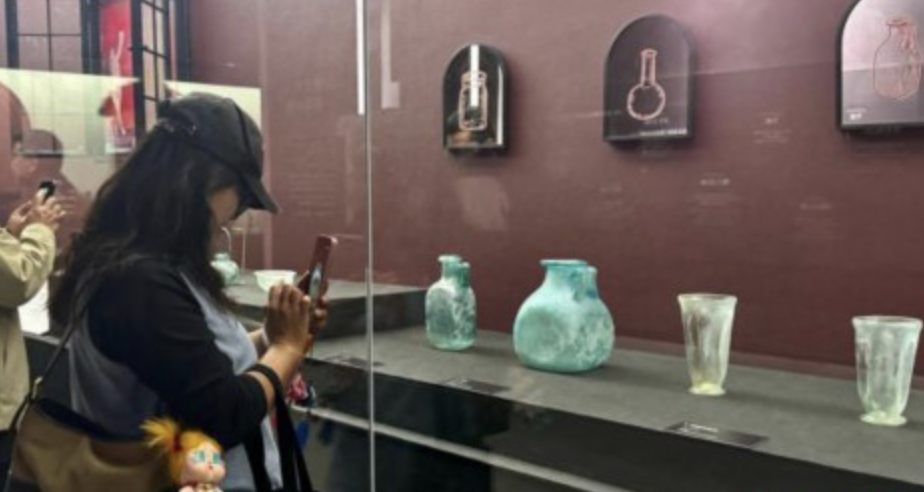“灰烬下的史诗”庞贝文物展开幕